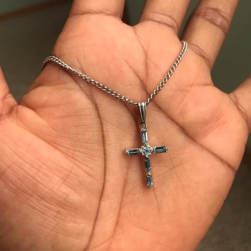 *Fantasy* Silver Neckace.💙✝️